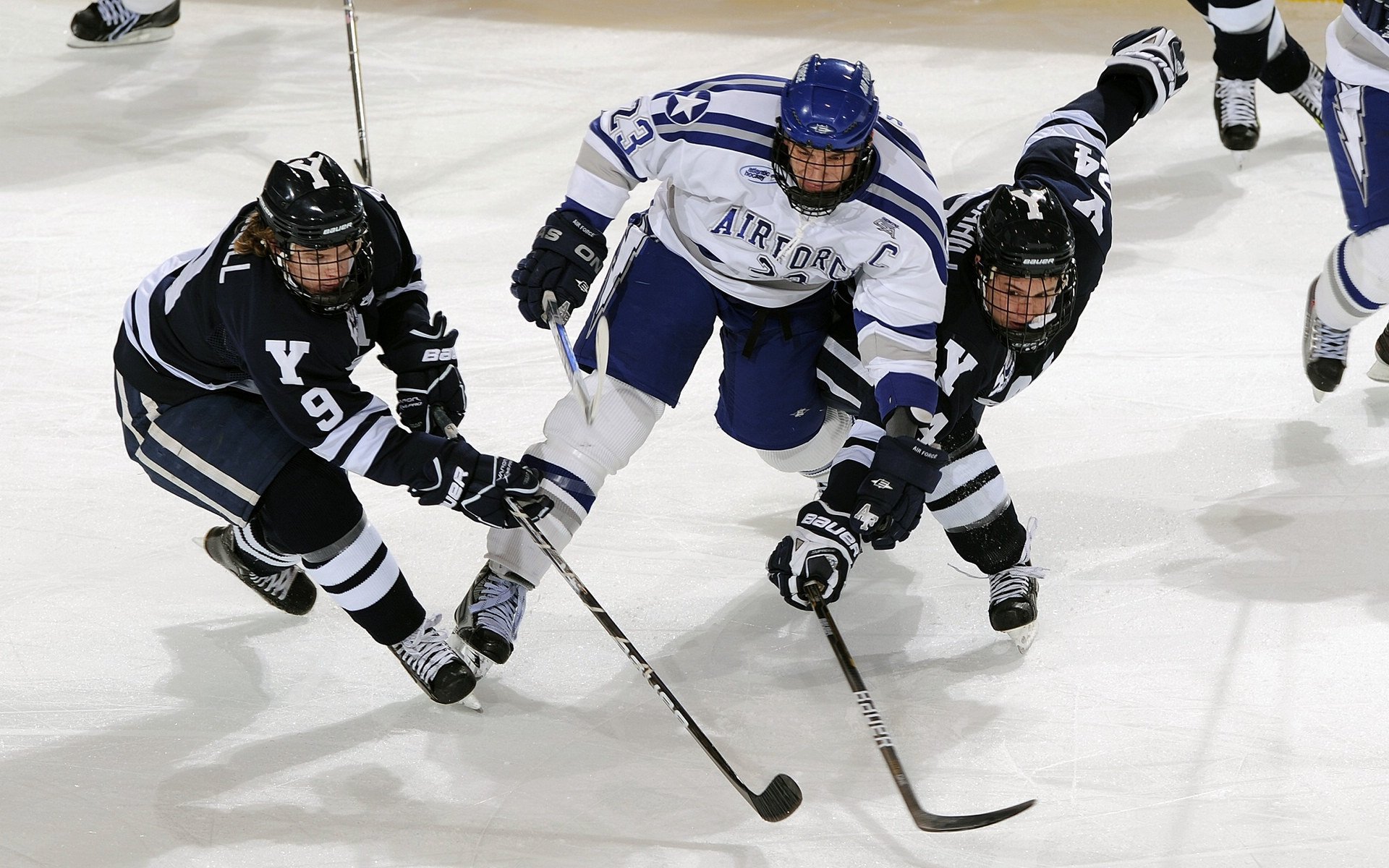队长奉献绝杀,带领球队杀进八强,队长battle谁赢了